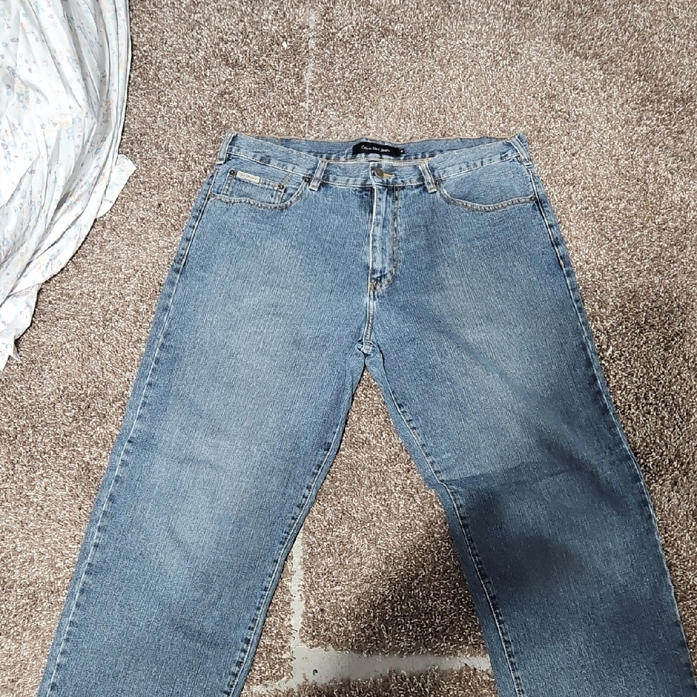 Calvin Klein Jeans Men's Straight Fit in Light Blue